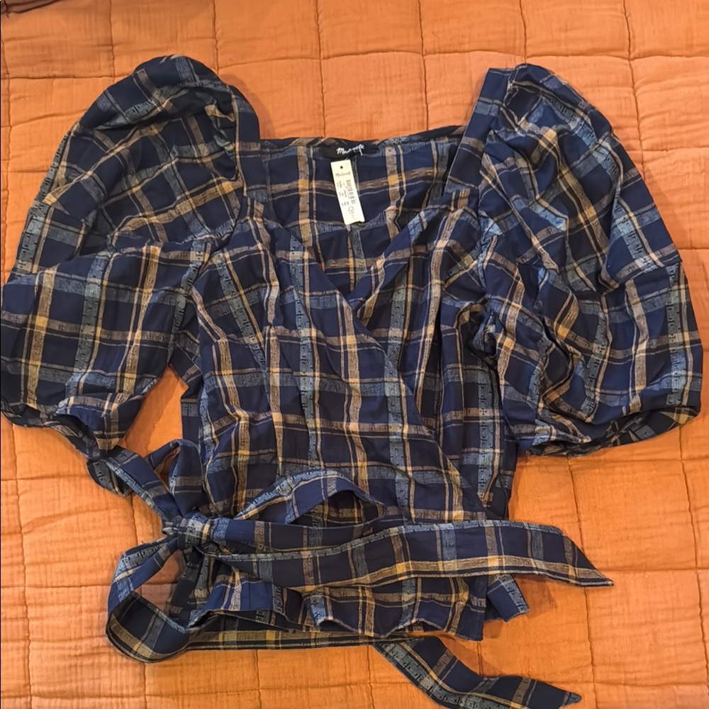 Madewell Puff Sleeve Tie Front Blouse in Blue and White